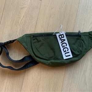 Baggu Crescent Fanny Pack - BNWT - Bay Laurel Green